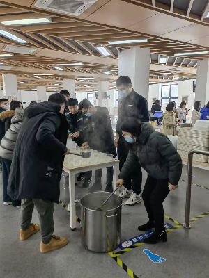 疫情反扑，苏州挺住 净水器租赁水务人员为苏州加油！