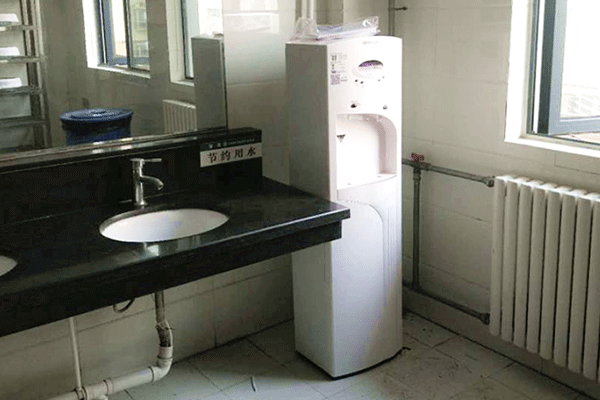 彩神8888直饮净水器 彩神8888直饮净水器