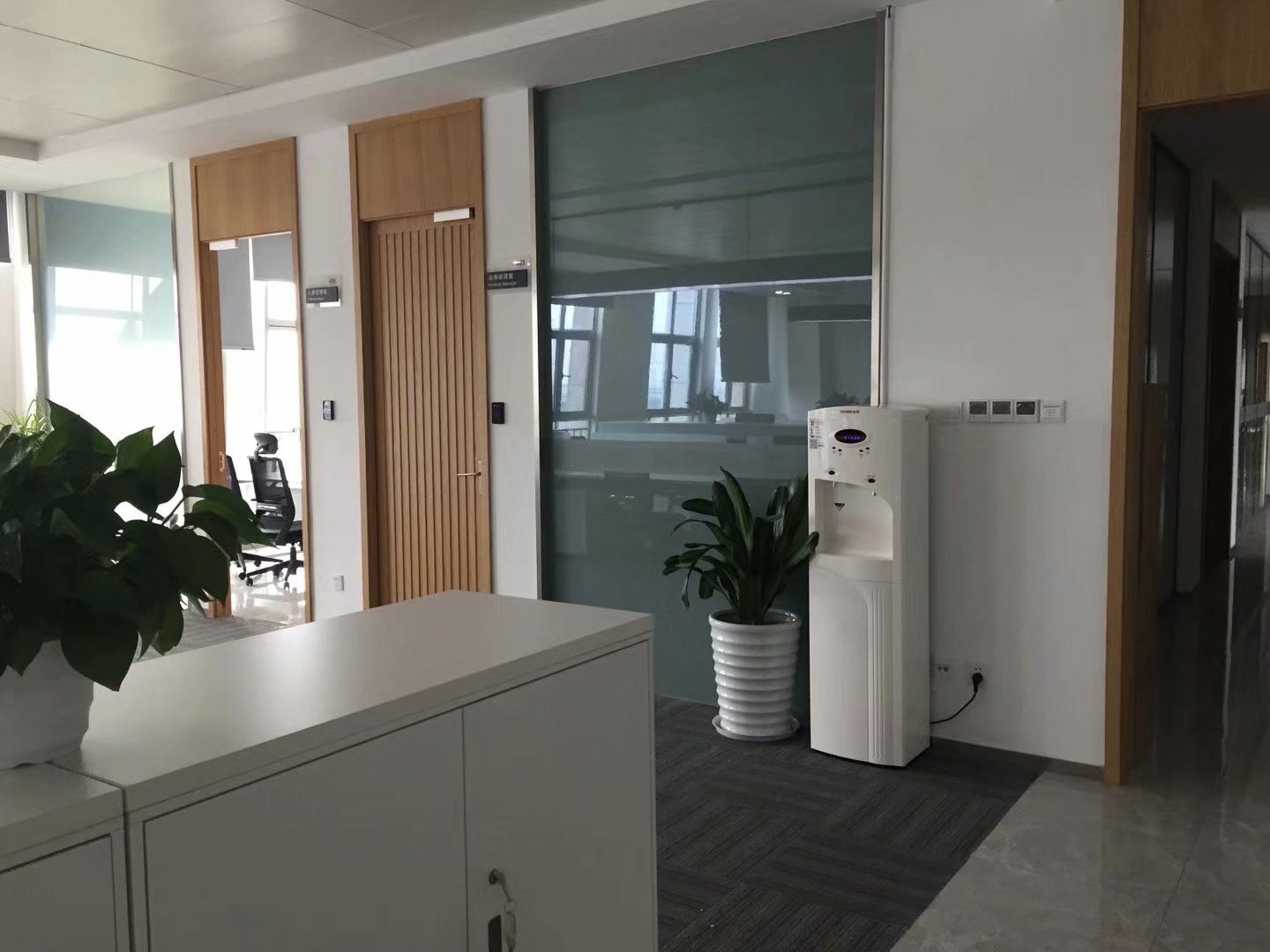 写字楼彩神8888净水器