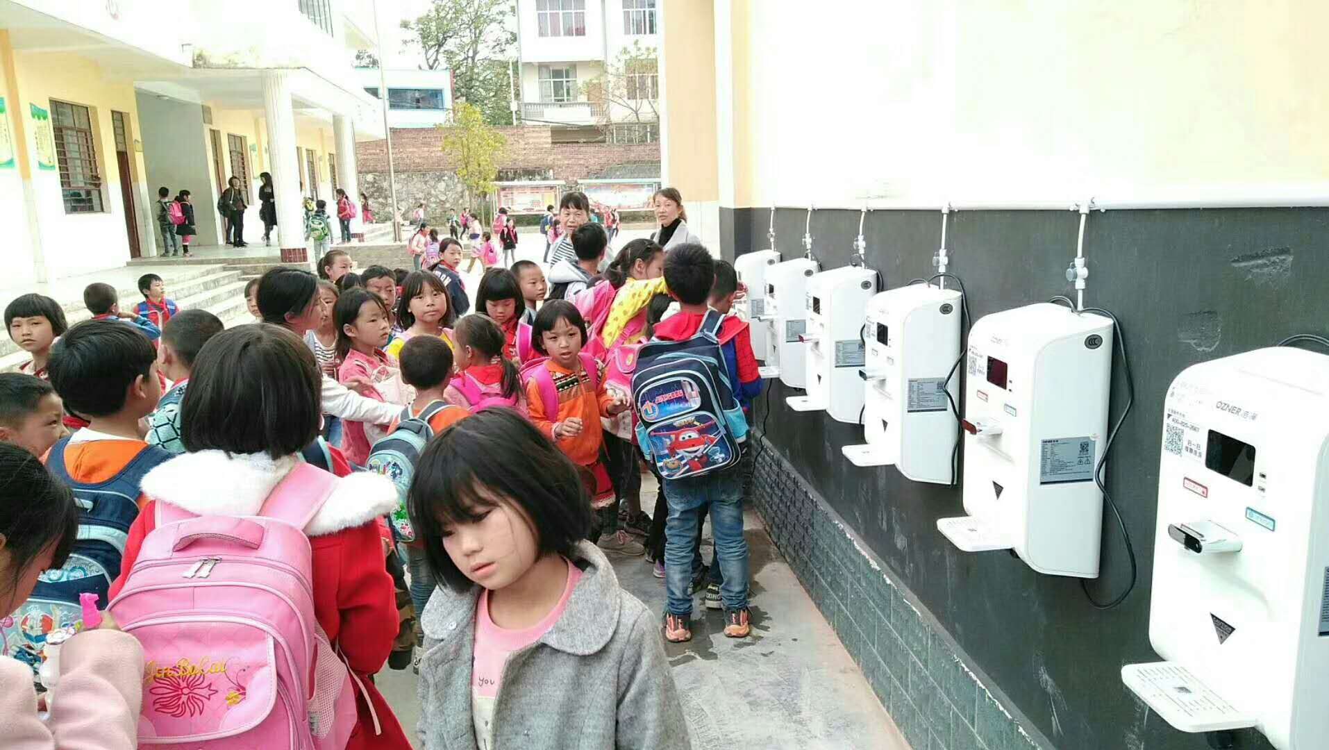 彩神8888直饮净水器